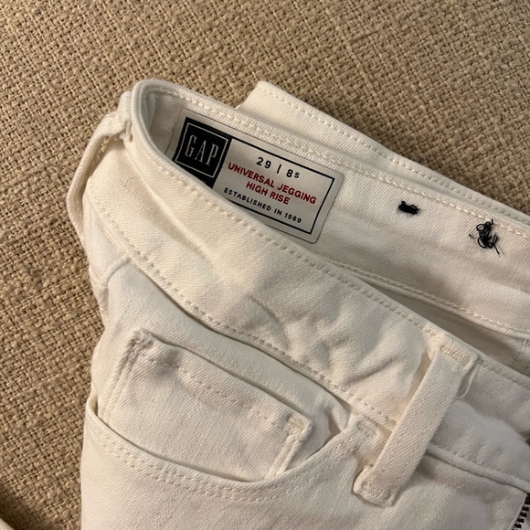 GAP Jeans - Picture 2 of 2